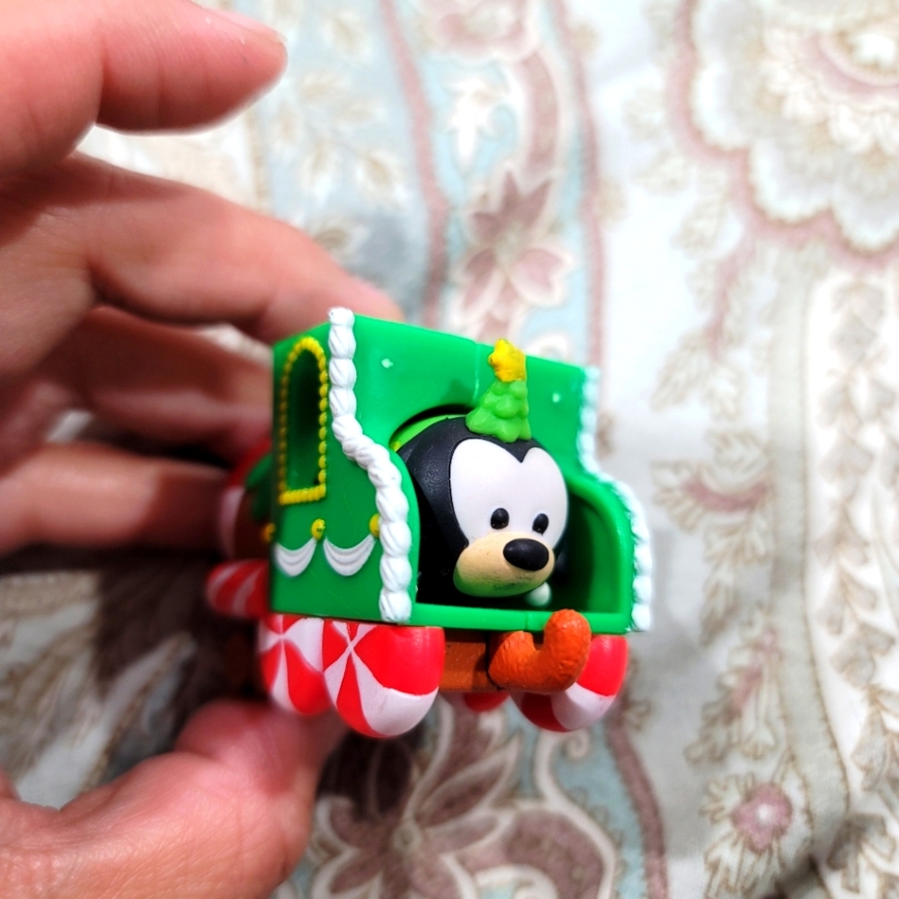 Tsum Tsum Green Christmas Mickey train piece kids toy